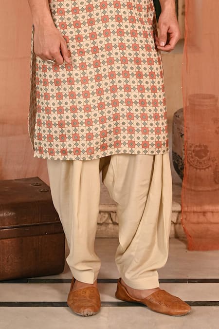 Baise Gaba_Cream Muslin Geometric Motif Printed Kurta Set _Online_at_Aza_Fashions