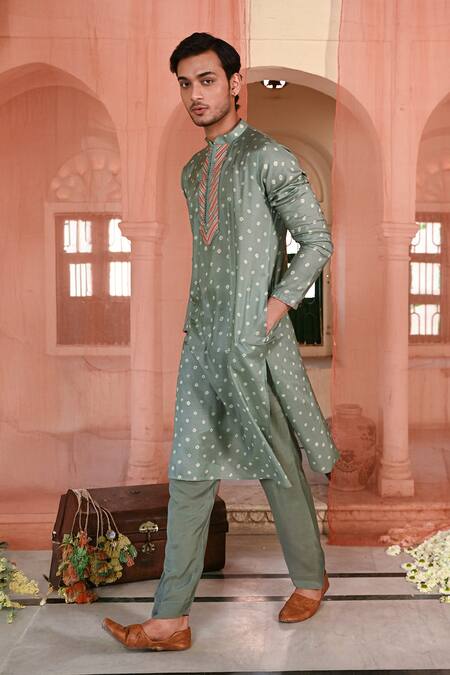 Buy_Baise Gaba_Green Muslin Embroidery Reversible Kurta Set With Jacket _Online_at_Aza_Fashions