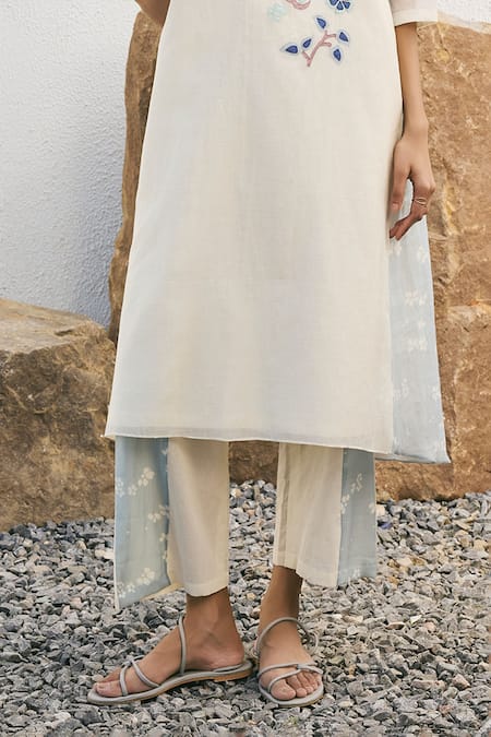 Buy_Vaayu_Ivory Muslin, Cotton Applique Round Neck Pearl Floral Co-ord Set _Online_at_Aza_Fashions