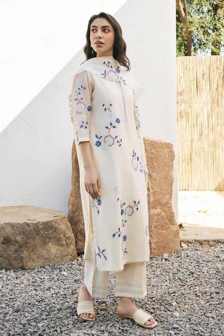 Shop_Vaayu_Ivory Muslin Applique Round Neck Pearl Kurta Set _Online_at_Aza_Fashions