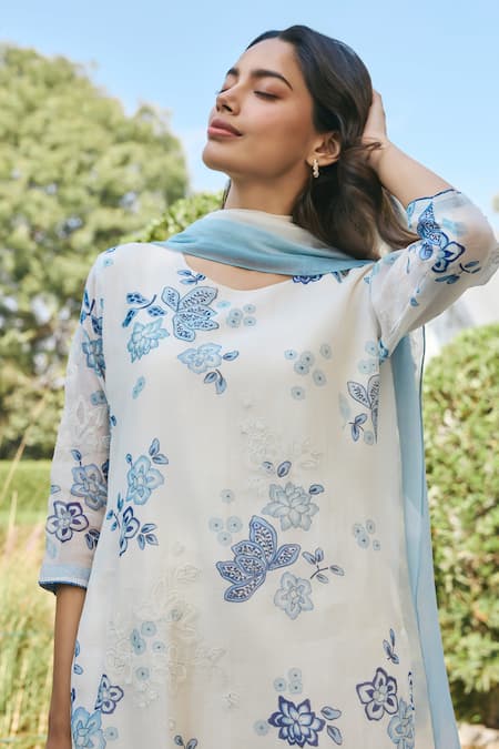 Vaayu_Ivory Cotton, Chiffon Pearls, Embroidery Round Floral Applique Printed Kurta Set _Online_at_Aza_Fashions