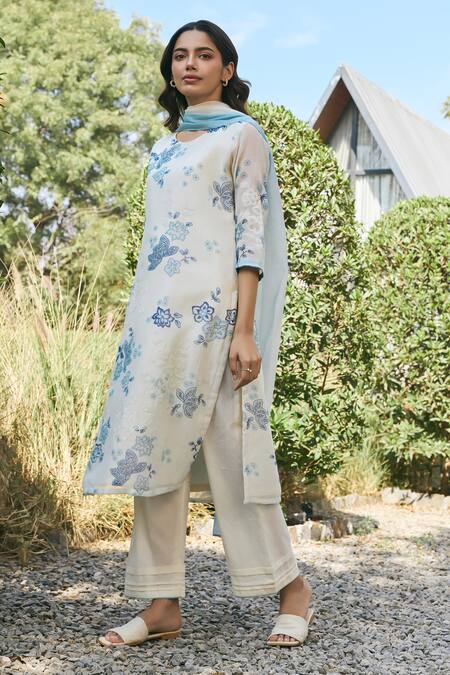 Vaayu_Ivory Cotton, Chiffon Pearls, Embroidery Round Floral Applique Printed Kurta Set _at_Aza_Fashions