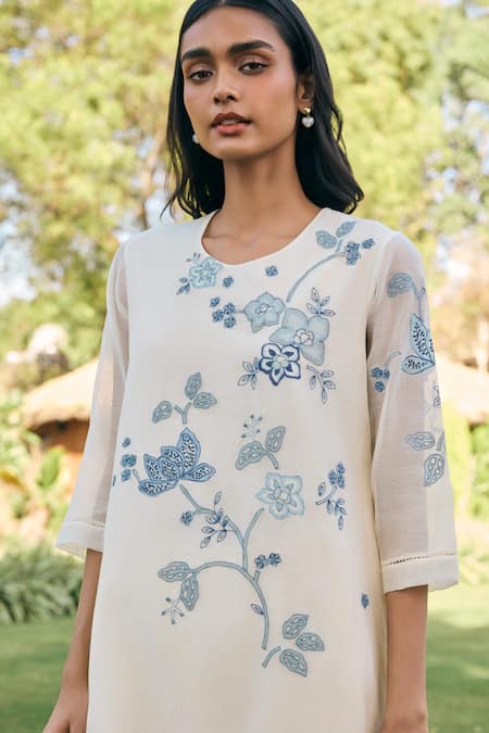 Vaayu_Off White Muslin, Cotton Embroidery, Applique Round Neck Pearl Co-ord Set _Online_at_Aza_Fashions