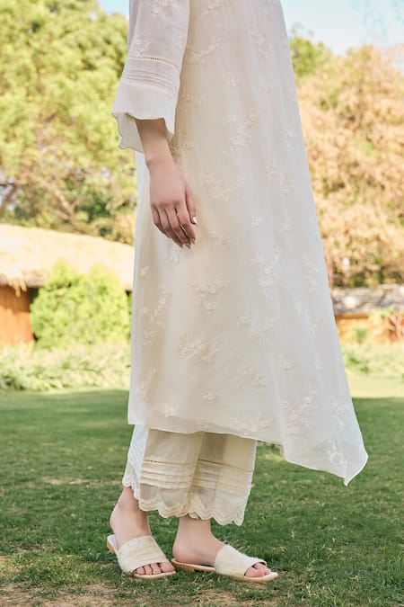 Buy_Vaayu_Emerald Green Muslin Embroidery Keyhole Neck Ecru Co-ord Set _Online_at_Aza_Fashions