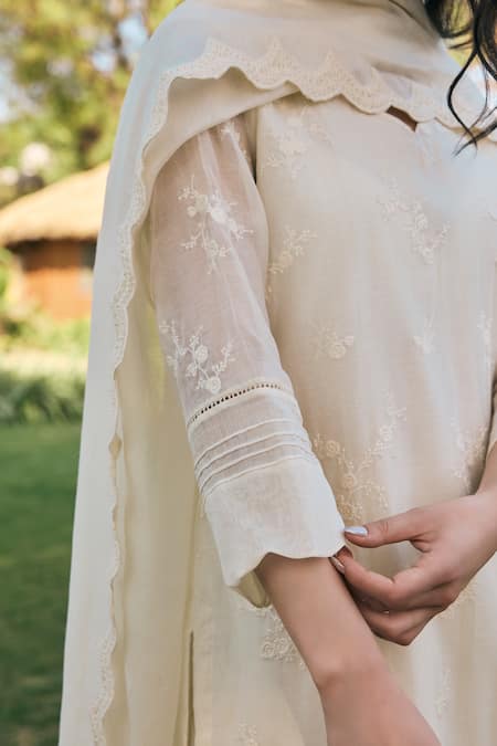 Vaayu_White Muslin, Cotton Embroidery V-neck Ecru Kurta Set _at_Aza_Fashions