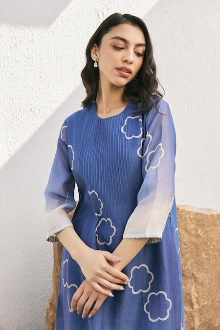 Vaayu_Blue Muslin, Cotton Embroidery Round Neck Ocean Printed Kurta Set _Online_at_Aza_Fashions