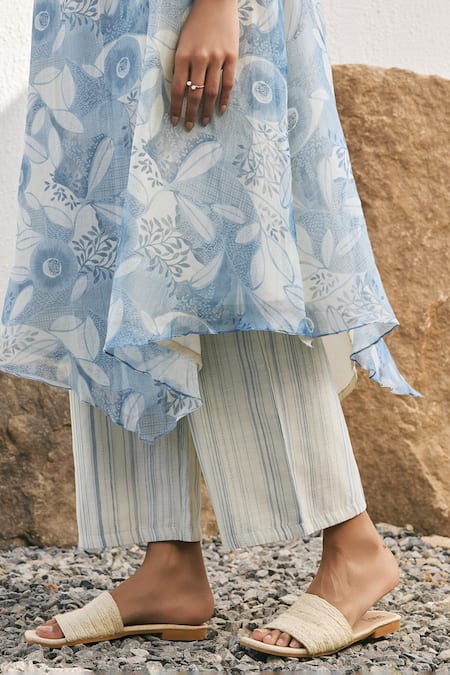 Shop_Vaayu_Blue Cotton V-neck Pintuck Printed Kurta Set _Online_at_Aza_Fashions