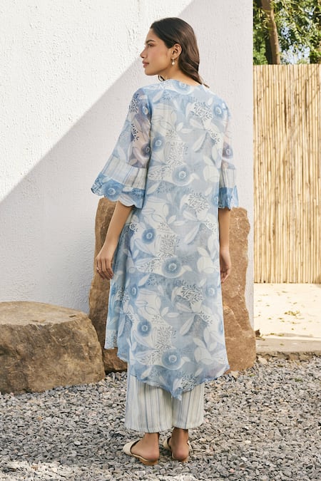 Shop_Vaayu_Blue Cotton V-neck Pintuck Printed Kurta Set _at_Aza_Fashions