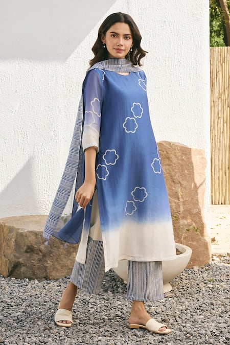 Vaayu_Blue Muslin, Cotton Round Neck Ocean Printed Kurta Set _at_Aza_Fashions