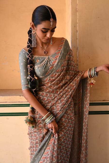 Buy_Baise Gaba_Green Embroidery Round Neck Designer Printed Saree With Unstitched Blouse _Online_at_Aza_Fashions