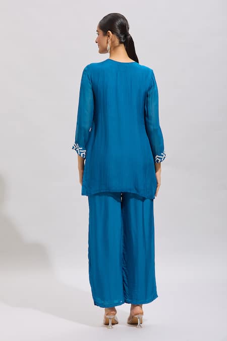Shop Naintara Bajaj Blue Polyester Pearls V-neck Embroidered Kurta Set at Aza Fashions Shop_Naintara Bajaj_Blue Polyester Pearls V-neck Embroidered Kurta Set _at_Aza_Fashions