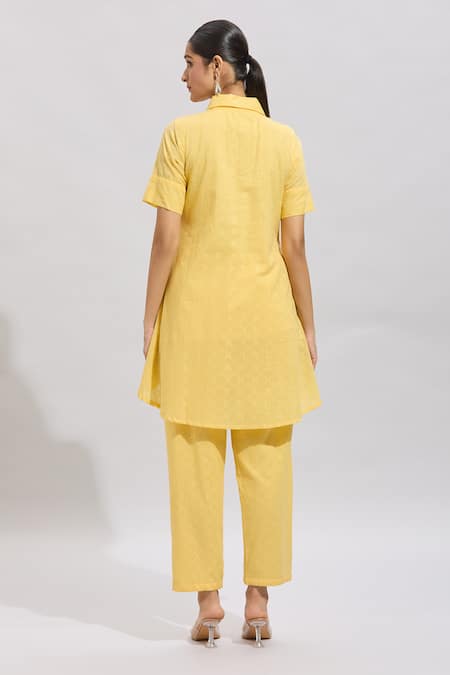 Naintara Bajaj Shirt Collar Embroidered Kurta Set 