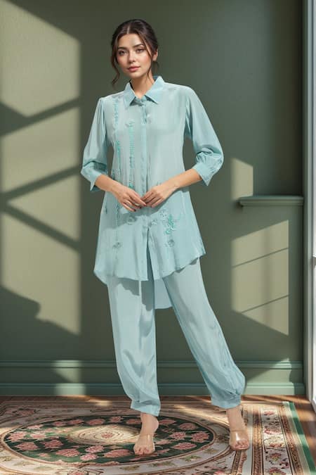 Samyukta Singhania Blue Appliqued Kurta Set 