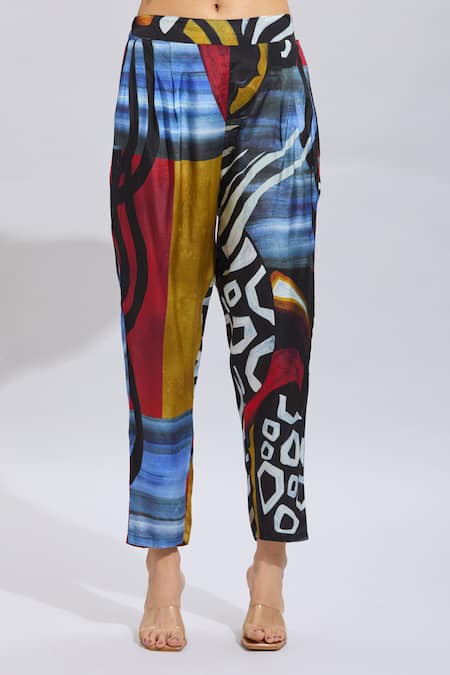 Naintara Bajaj_Yellow Muslin Embroidery Mandarin Collar Kurta And Printed Pant Set _Online_at_Aza_Fashions