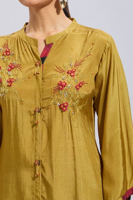 Buy_Naintara Bajaj_Yellow Muslin Embroidery Mandarin Collar Kurta And Printed Pant Set 