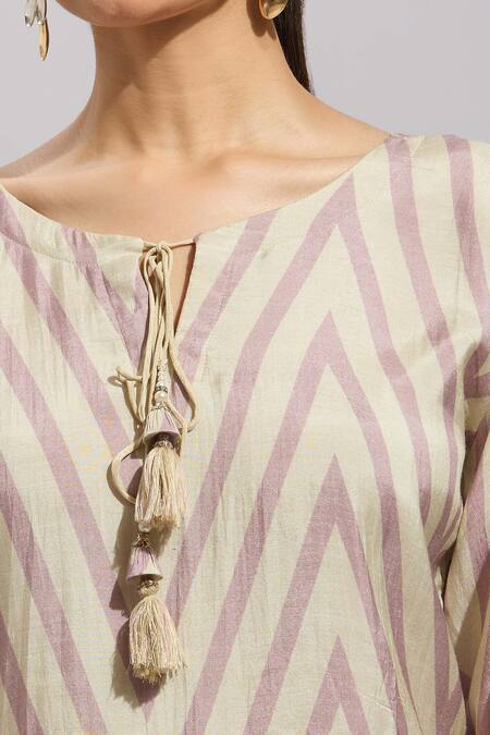 Buy_Samyukta Singhania_Pink Cotton Embroidery Round Neck Zig Zag Applique Kurta Set_Online_at_Aza_Fashions