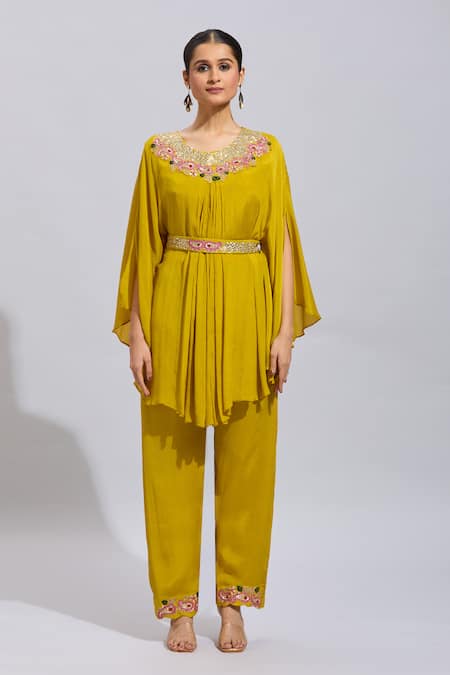 Buy_Samyukta Singhania_Yellow Chiffon Embroidery, Sequins Round Neck Hand Kurta Set _Online_at_Aza_Fashions