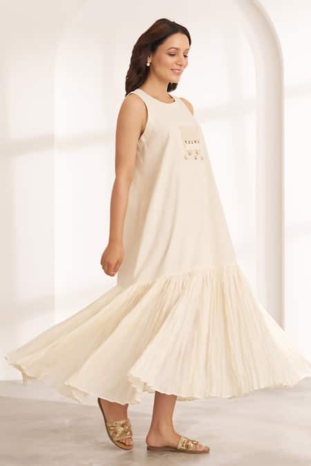 Vaaya_Off White Cotton Tassels Round Neck Crushed Mul Maxi Dress _Online_at_Aza_Fashions
