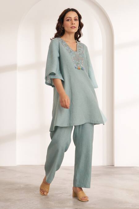 Buy_Vaaya_Green Hemp Embroidery V-neck Flowy Kurta And Pant Set _Online_at_Aza_Fashions