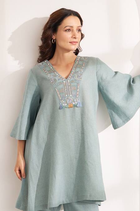 Buy_Vaaya_Green Hemp Embroidery V-neck Flowy Kurta And Pant Set 
