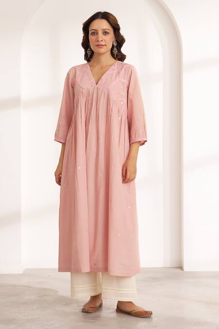 Buy_Vaaya_Peach Cotton Embroidery V-neck Blush Pink Mulmul Kurta And Pants Set _Online_at_Aza_Fashions