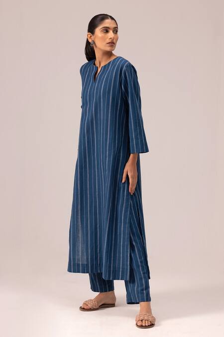Label Shreya Sharma Blue Cotton Split V-neck Striped Handwoven Kurta Set Online at Aza Fashions Label Shreya Sharma_Blue Cotton Split V-neck Striped Handwoven Kurta Set _Online_at_Aza_Fashions