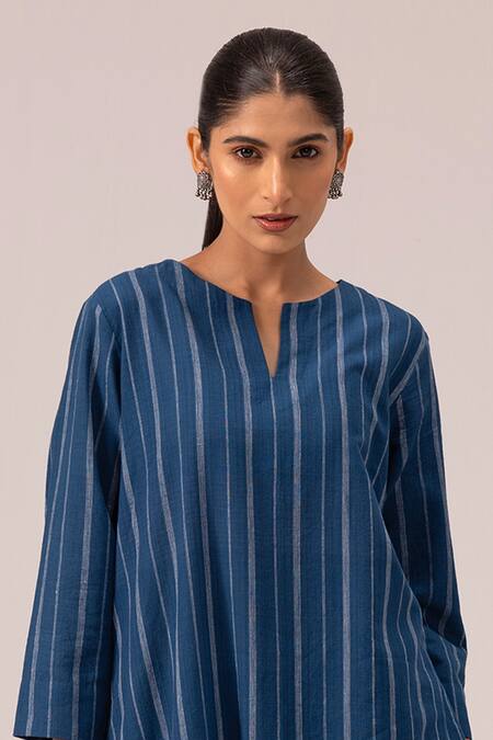 Shop Label Shreya Sharma Blue Cotton Split V-neck Striped Handwoven Kurta Set Online at Aza Fashions Shop_Label Shreya Sharma_Blue Cotton Split V-neck Striped Handwoven Kurta Set _Online_at_Aza_Fashions