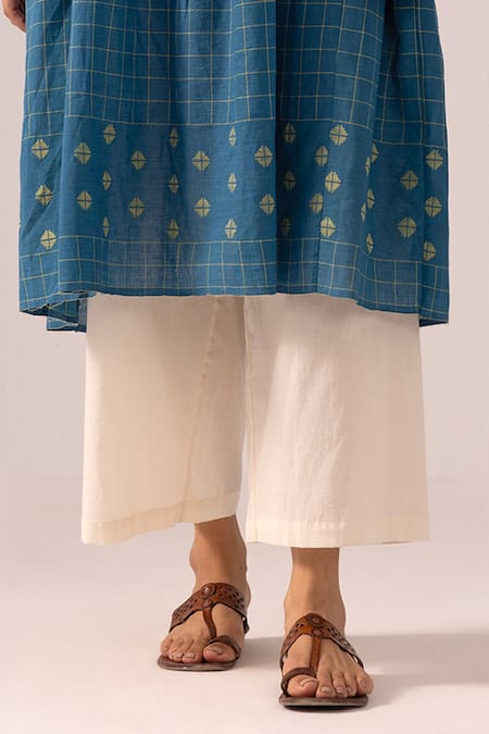 Label Shreya Sharma_Blue Handloom Cotton Embroidery Collared Handwoven Jamdani Kurta _Online_at_Aza_Fashions