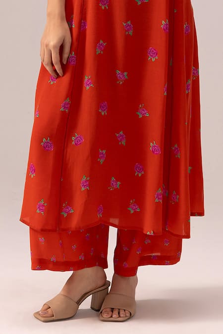 Shop_Label Shreya Sharma_Orange Crepe Embroidery V-neck Pintuck Kurta Set _Online_at_Aza_Fashions