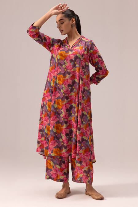Label Shreya Sharma_Multi Color Crepe V-neck Floral Print Kurta Set _Online_at_Aza_Fashions