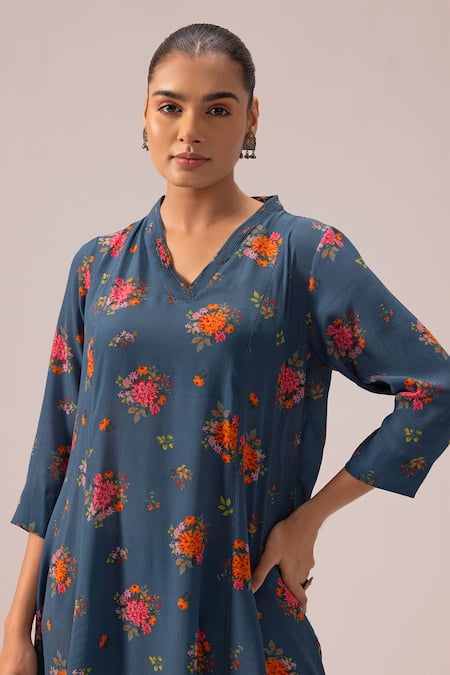 Label Shreya Sharma Blue Crepe V-neck Floral Print Kurta Set Online at Aza Fashions Label Shreya Sharma_Blue Crepe V-neck Floral Print Kurta Set _Online_at_Aza_Fashions