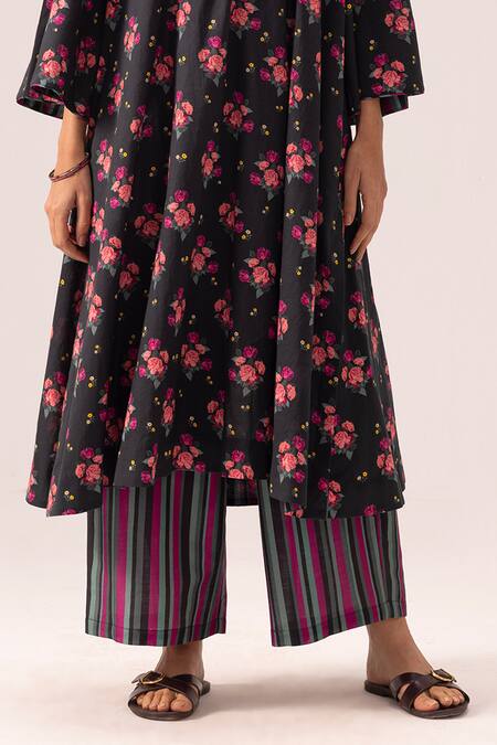 Label Shreya Sharma_Black Cotton Split V-neck Floral Print Kurta Set _at_Aza_Fashions