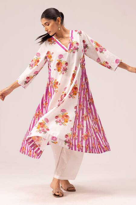 Shop Label Shreya Sharma White Cotton V-neck Floral Printed Choga Kurta Set Online at Aza Fashions Shop_Label Shreya Sharma_White Cotton V-neck Floral Printed Choga Kurta Set _Online_at_Aza_Fashions