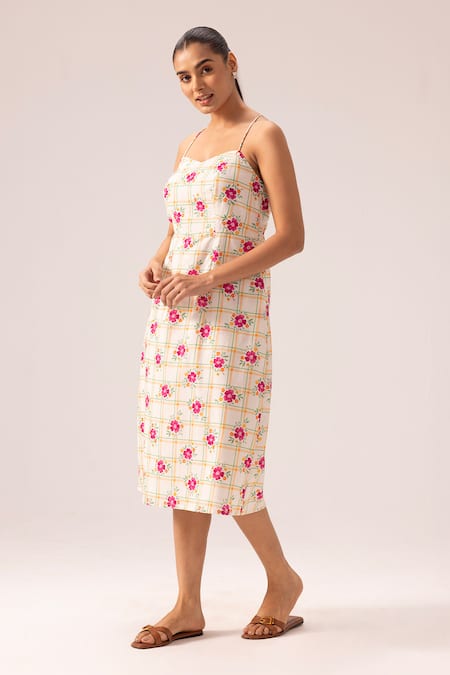 Label Shreya Sharma_White Cotton Tassels Sweetheart Neck Floral Print Backless Midi Dress _Online_at_Aza_Fashions