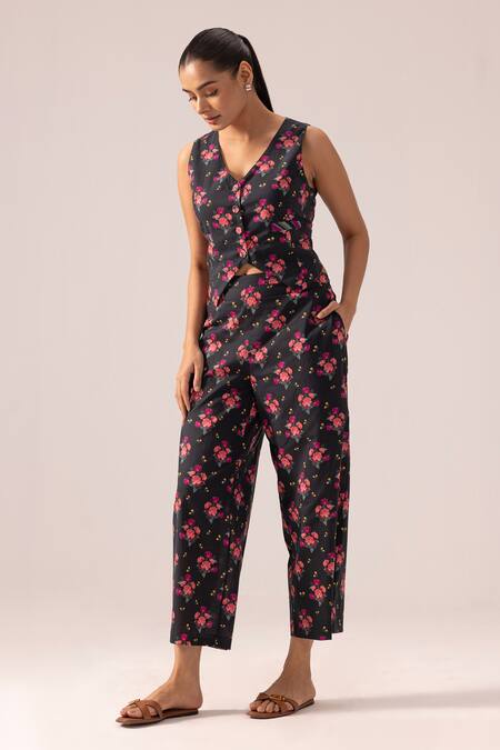Buy_Label Shreya Sharma_Black Cotton V-neck Floral Print Vest Top And Drawstring Pants Set _Online_at_Aza_Fashions