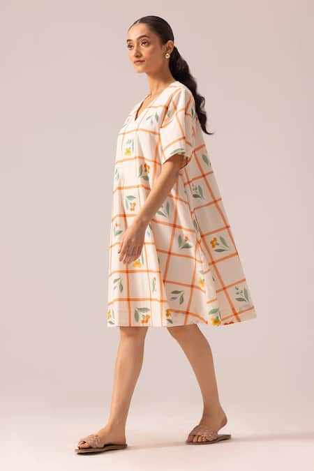 Label Shreya Sharma Off White Cotton V-neck Printed V Midi Dress Online at Aza Fashions Label Shreya Sharma_Off White Cotton V-neck Printed V Midi Dress _Online_at_Aza_Fashions