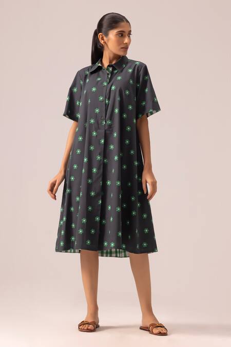 Buy Label Shreya Sharma Black Cotton Collared Printed Midi Dress Online at Aza Fashions Buy_Label Shreya Sharma_Black Cotton Collared Printed Midi Dress _Online_at_Aza_Fashions
