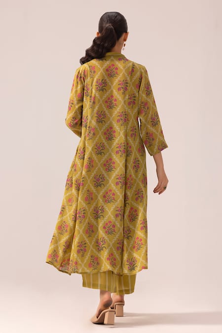 Label Shreya Sharma Floral Printed Crepe Kurta & Pant Set 