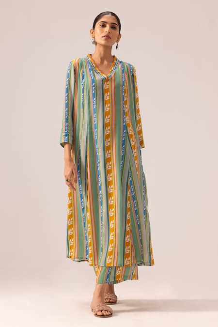Label Shreya Sharma Multi Color Crepe V-neck Striped Kurta And Pant Set Online at Aza Fashions Label Shreya Sharma_Multi Color Crepe V-neck Striped Kurta And Pant Set _Online_at_Aza_Fashions