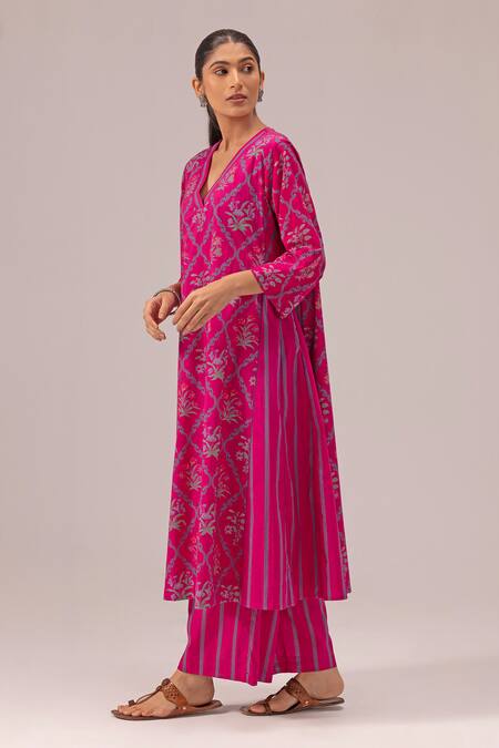 Buy Label Shreya Sharma Pink Cotton V-neck Printed Choga Kurta And Pant Set Online at Aza Fashions Buy_Label Shreya Sharma_Pink Cotton V-neck Printed Choga Kurta And Pant Set _Online_at_Aza_Fashions