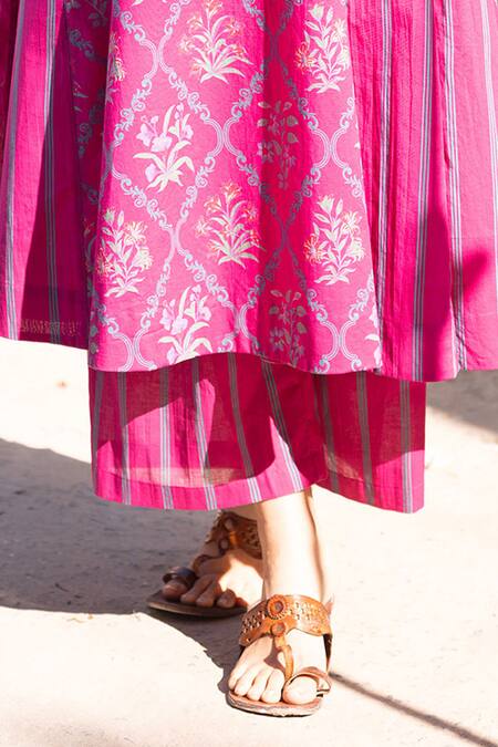 Shop Label Shreya Sharma Pink Cotton V-neck Printed Choga Kurta And Pant Set Online at Aza Fashions Shop_Label Shreya Sharma_Pink Cotton V-neck Printed Choga Kurta And Pant Set _Online_at_Aza_Fashions