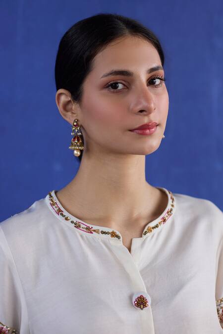 Sarang Kaur White Cotton Embroidery Round Neck Hand Kurta And Palazzo Set Online at Aza Fashions Sarang Kaur_White Cotton Embroidery Round Neck Hand Kurta And Palazzo Set _Online_at_Aza_Fashions