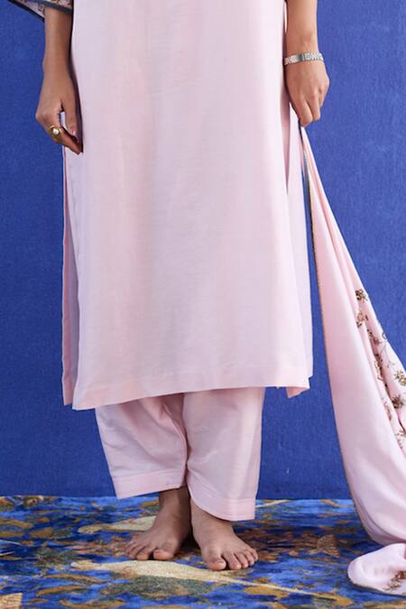 Sarang Kaur Pink Cotton Embroidery V-neck Hand Kurta Set Online at Aza Fashions Sarang Kaur_Pink Cotton Embroidery V-neck Hand Kurta Set _Online_at_Aza_Fashions