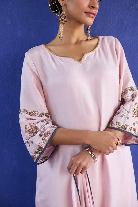 Sarang Kaur Pink Cotton Embroidery V-neck Hand Kurta Set at Aza Fashions Sarang Kaur_Pink Cotton Embroidery V-neck Hand Kurta Set _at_Aza_Fashions