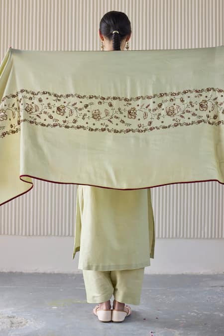 Sarang Kaur_Green Cotton Embroidery V-neck Hand Noori Kurta Set _Online_at_Aza_Fashions