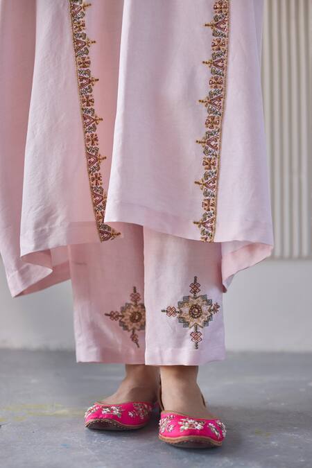 Sarang Kaur Pink Chanderi Silk, Organza Embroidery Round Neck Hand Bindi Kaftan Suit Online at Aza Fashions Sarang Kaur_Pink Chanderi Silk, Organza Embroidery Round Neck Hand Bindi Kaftan Suit _Online_at_Aza_Fashions