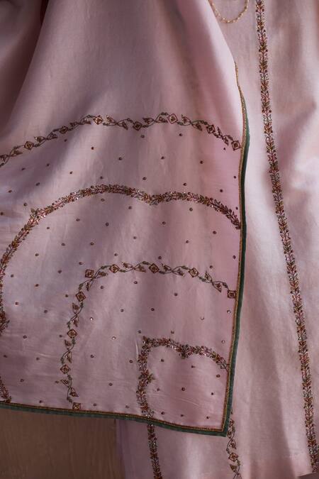 Buy Sarang Kaur Pink Cotton Embroidery, Beads V-neck Nidhi Kurta Set Buy_Sarang Kaur_Pink Cotton Embroidery, Beads V-neck Nidhi Kurta Set