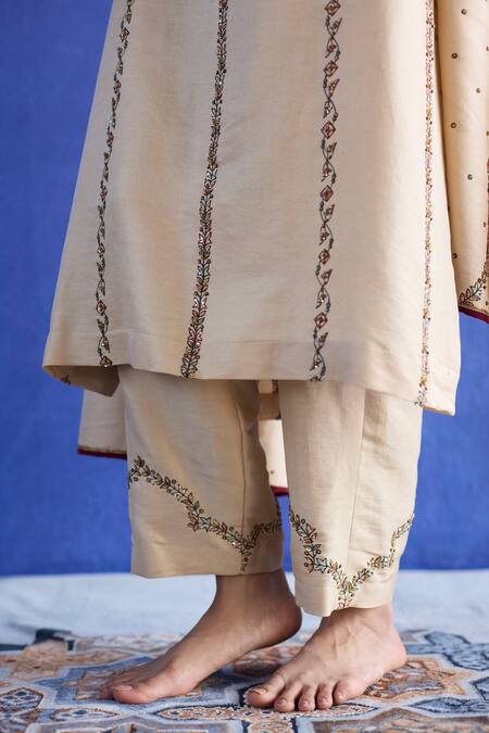 Sarang Kaur_Beige Chanderi Silk Embroidery Round Neck Hand Kurta Set _Online_at_Aza_Fashions