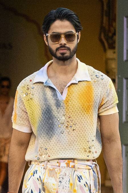 Mandira Wirk Resort Multi Color Cotton Printed Strokes T-shirt Online at Aza Fashions Mandira Wirk Resort_Multi Color Cotton Printed Strokes T-shirt _Online_at_Aza_Fashions