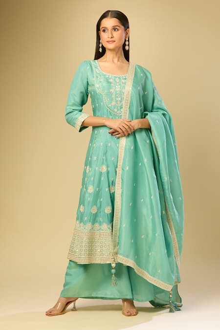 Samyukta Singhania_Teal Silk Embroidery Round Neck Floral Geometric Kurta Set_at_Aza_Fashions
